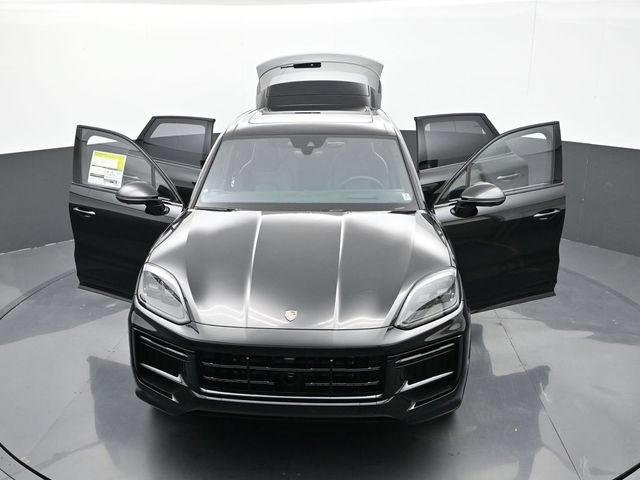 New 2026 Porsche Cayenne Turbo AWD/4WD image 33