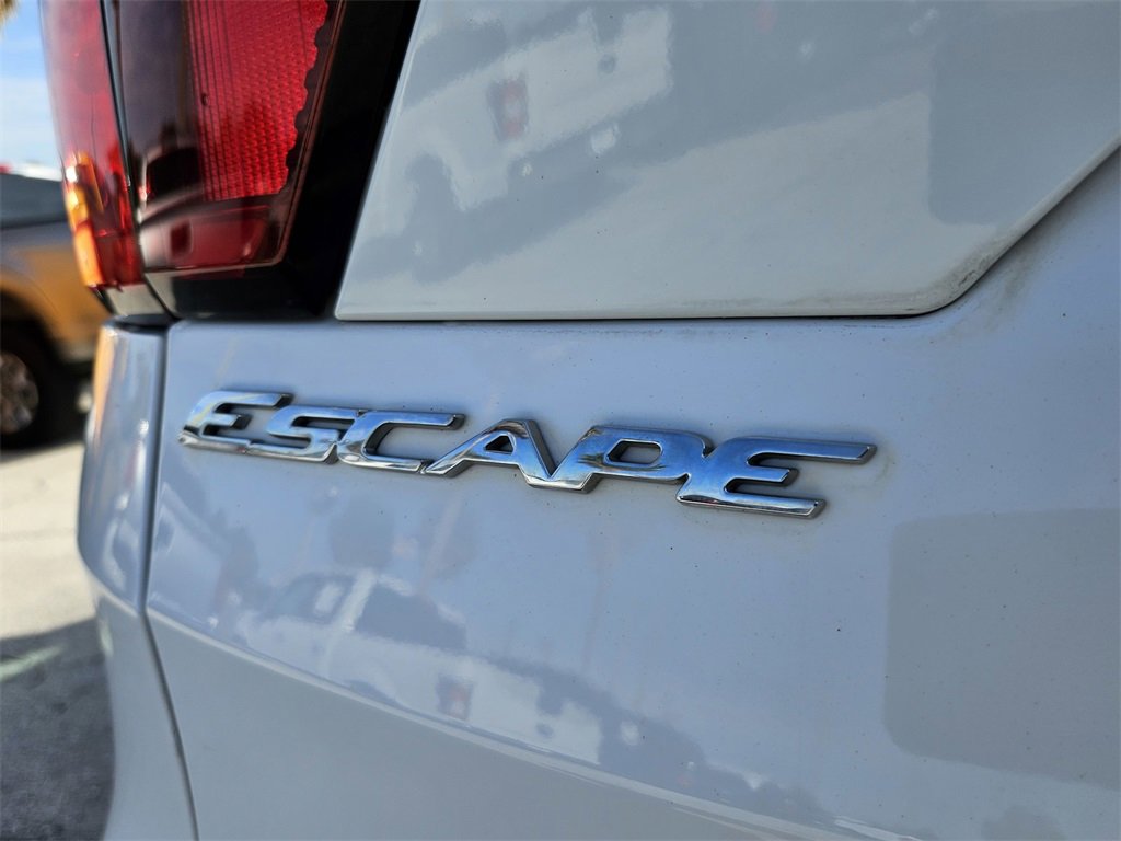 Used 2019 Ford Escape SE image 41