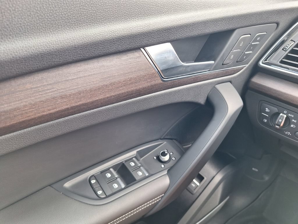 Used 2021 Audi Q5 2.0T Premium Plus AWD/4WD image 18