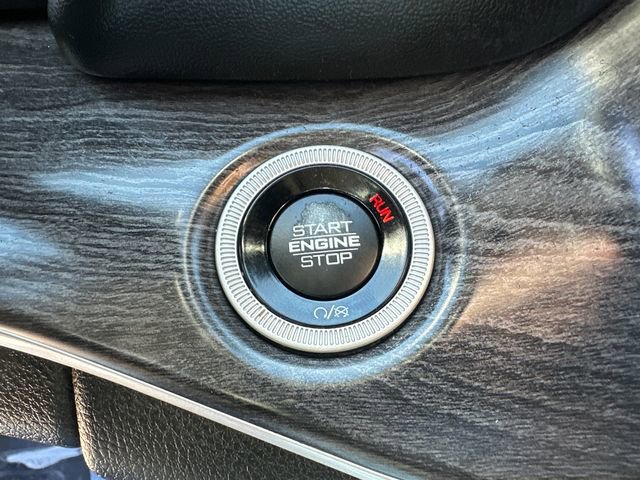 Used 2023 Jeep Grand Cherokee L Limited AWD/4WD image 42