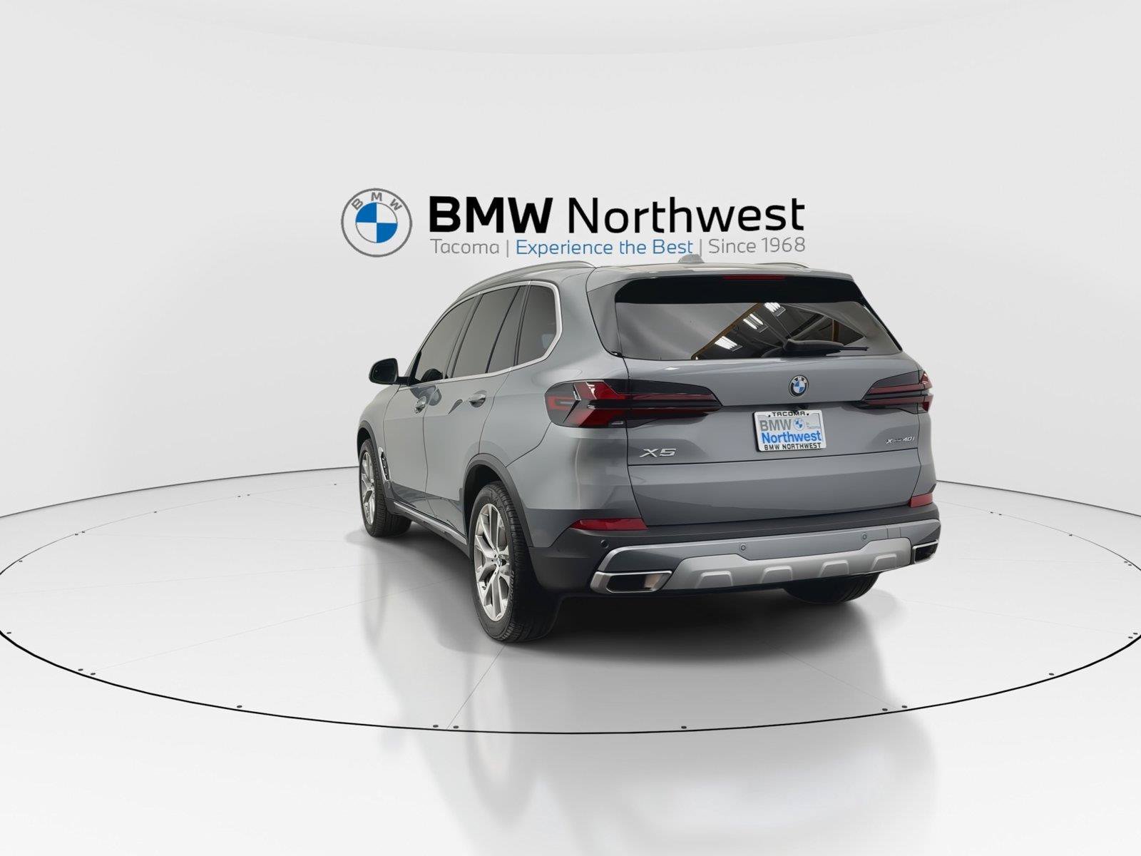 Used 2024 BMW X5 xDrive40i w/ Parking Assistance Package AWD/4WD image 13