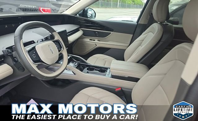 Used 2024 Lincoln Nautilus Premier AWD/4WD image 9