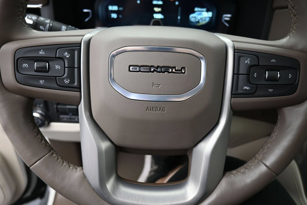 Used 2024 GMC Yukon Denali w/ Advanced Technology Package AWD/4WD image 16