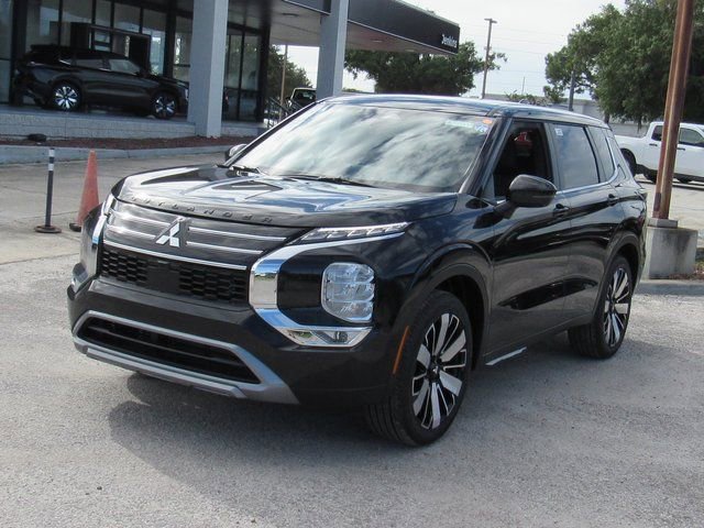 New 2025 Mitsubishi Outlander SE image 6