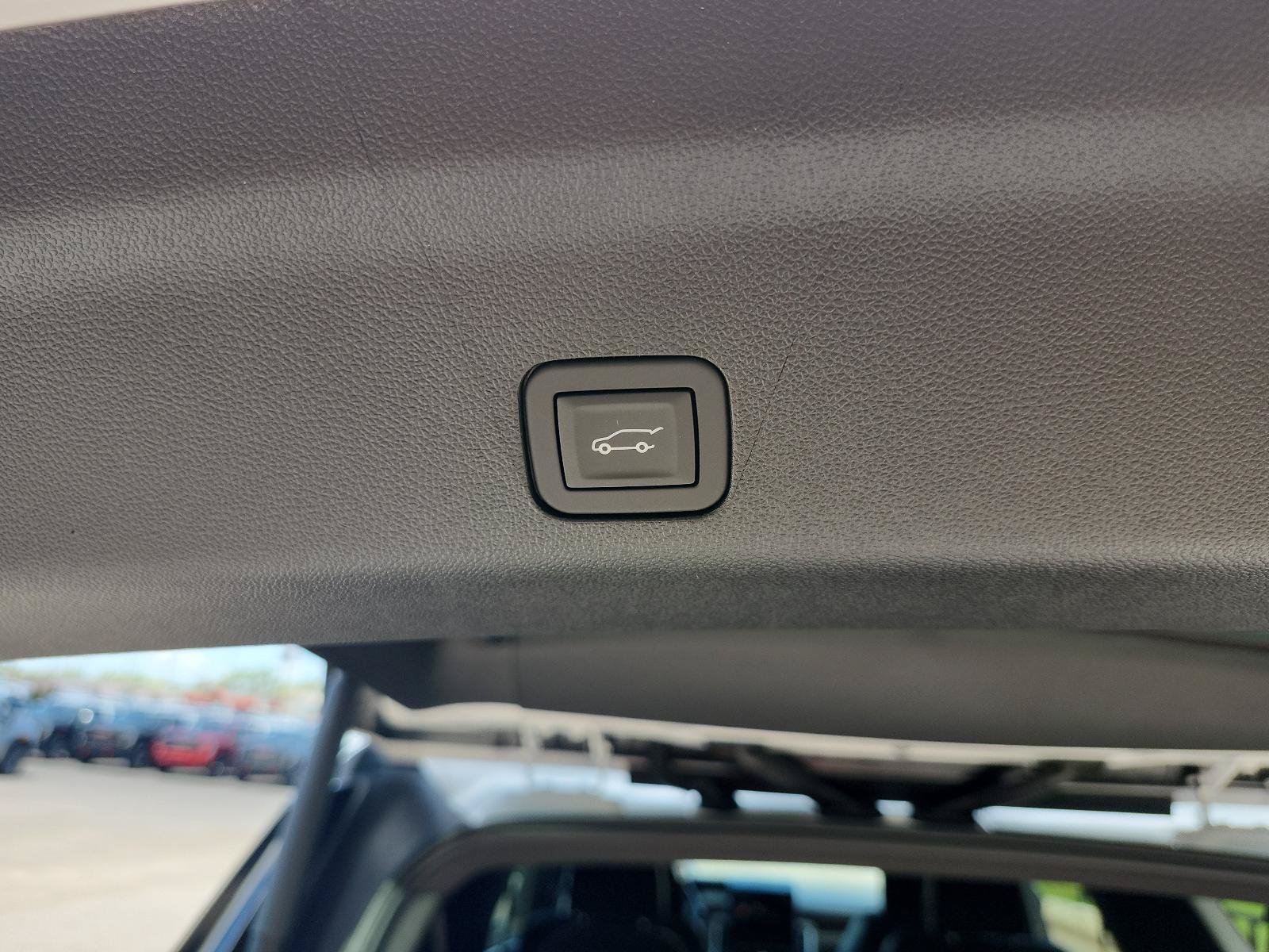 New 2026 GMC Yukon XL Denali Ultimate AWD/4WD image 10