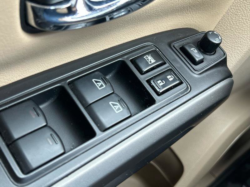 Used 2015 Nissan Armada Platinum w/ Platinum Reserve Package image 31