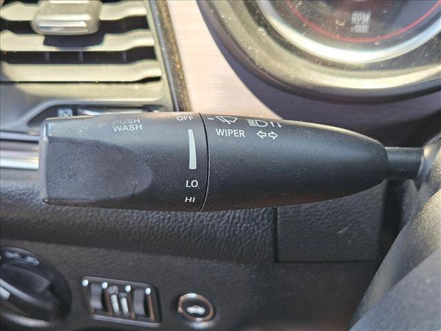 Used 2016 Dodge Challenger SXT RWD image 15