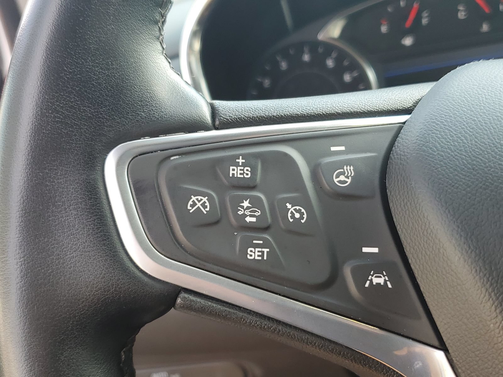 Used 2023 Chevrolet Equinox LT AWD/4WD image 24