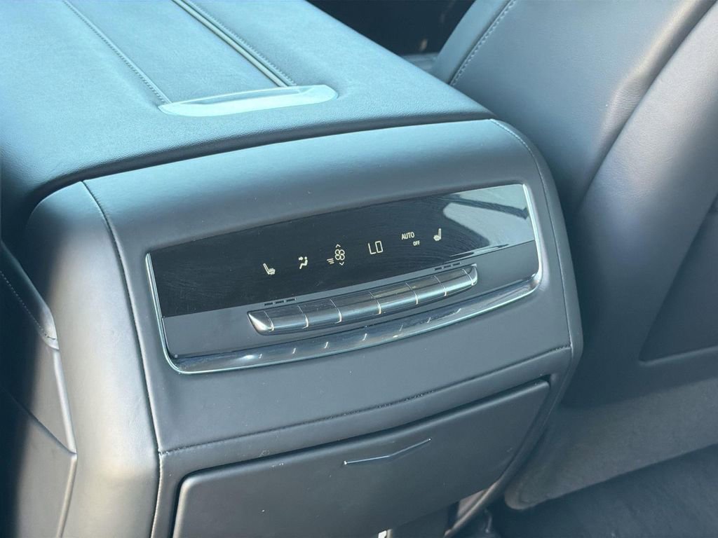 Certified 2023 Cadillac Escalade V w/ LPO, ONYX Package AWD/4WD image 30