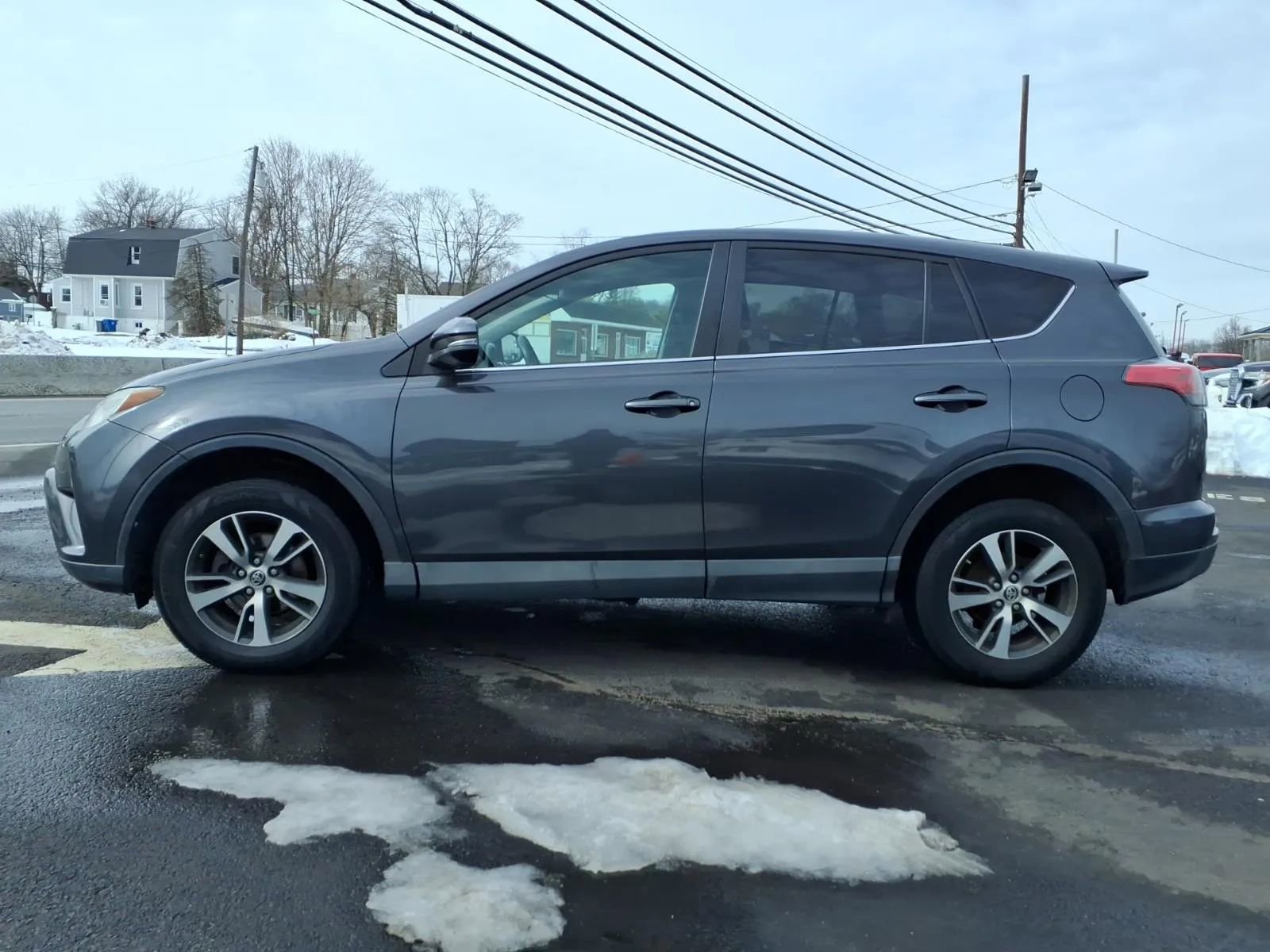Used 2018 Toyota RAV4 XLE w/ All Weather Liner Package image 6
