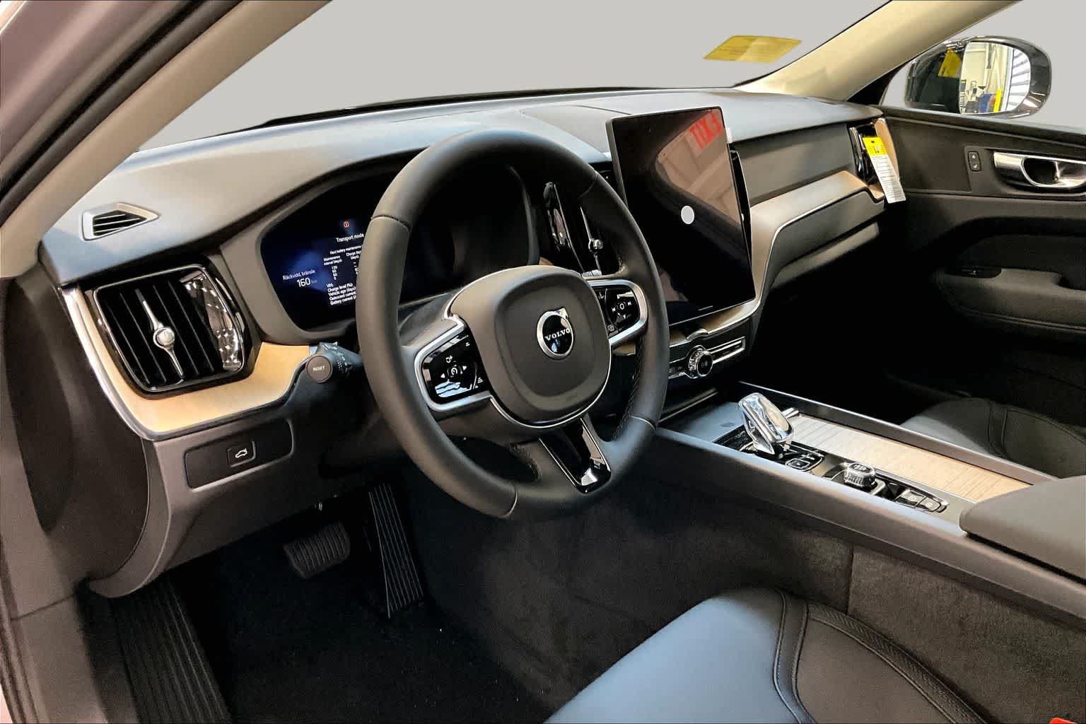 New 2026 Volvo XC60 B5 Plus w/ Protection Package Premier AWD/4WD image 9