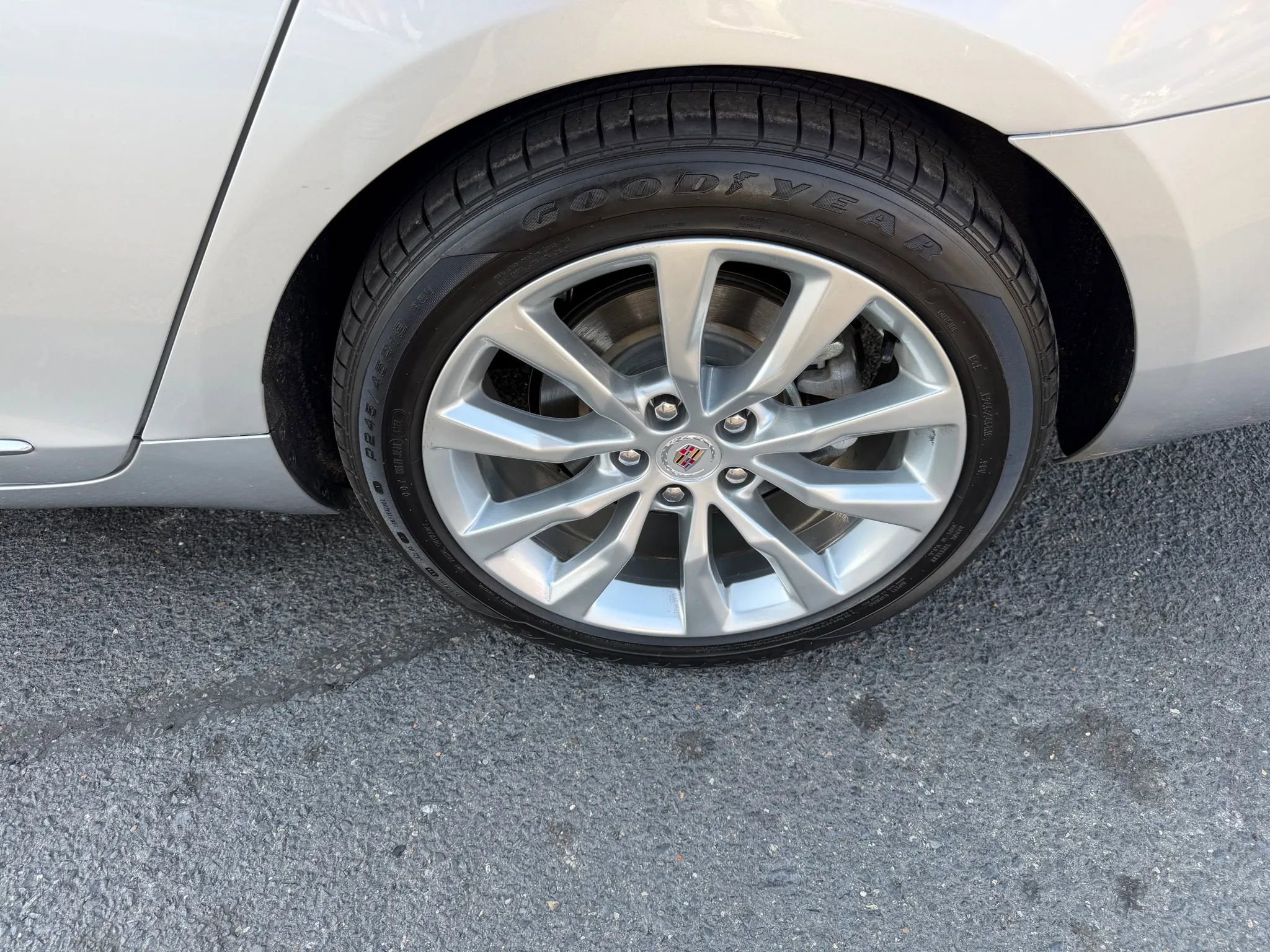 Used 2015 Cadillac XTS Luxury FWD image 21