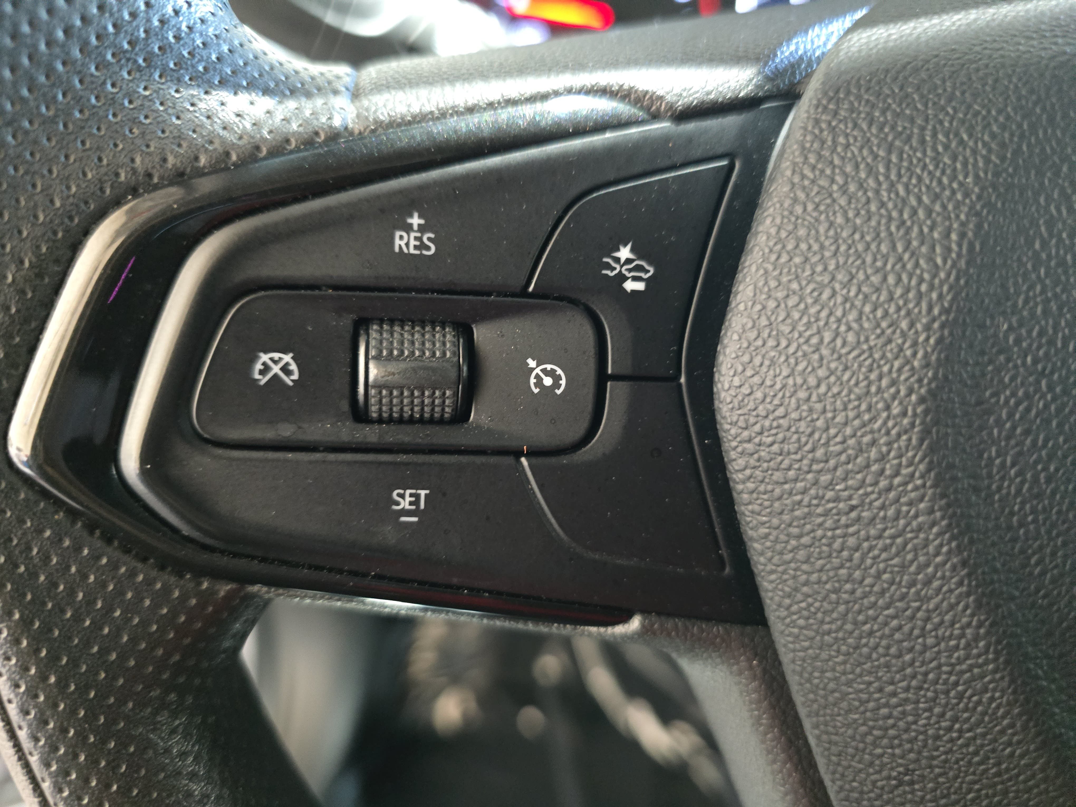 Used 2023 Chevrolet TrailBlazer LT FWD image 16