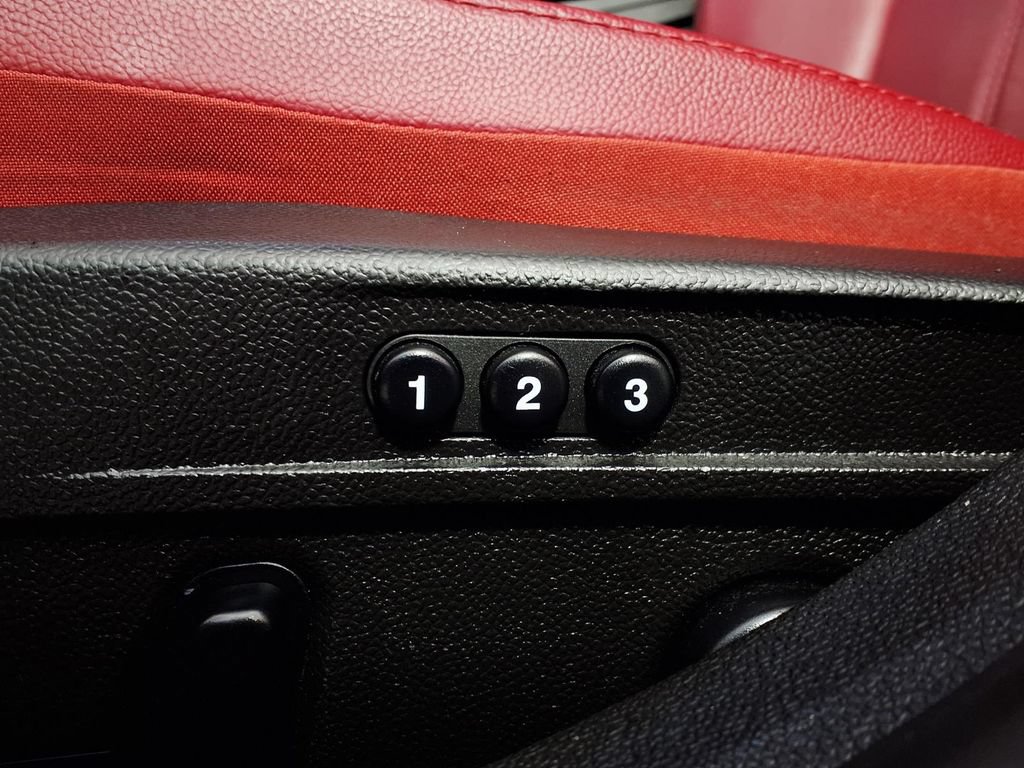 Used 2019 Alfa Romeo Giulia RWD image 19