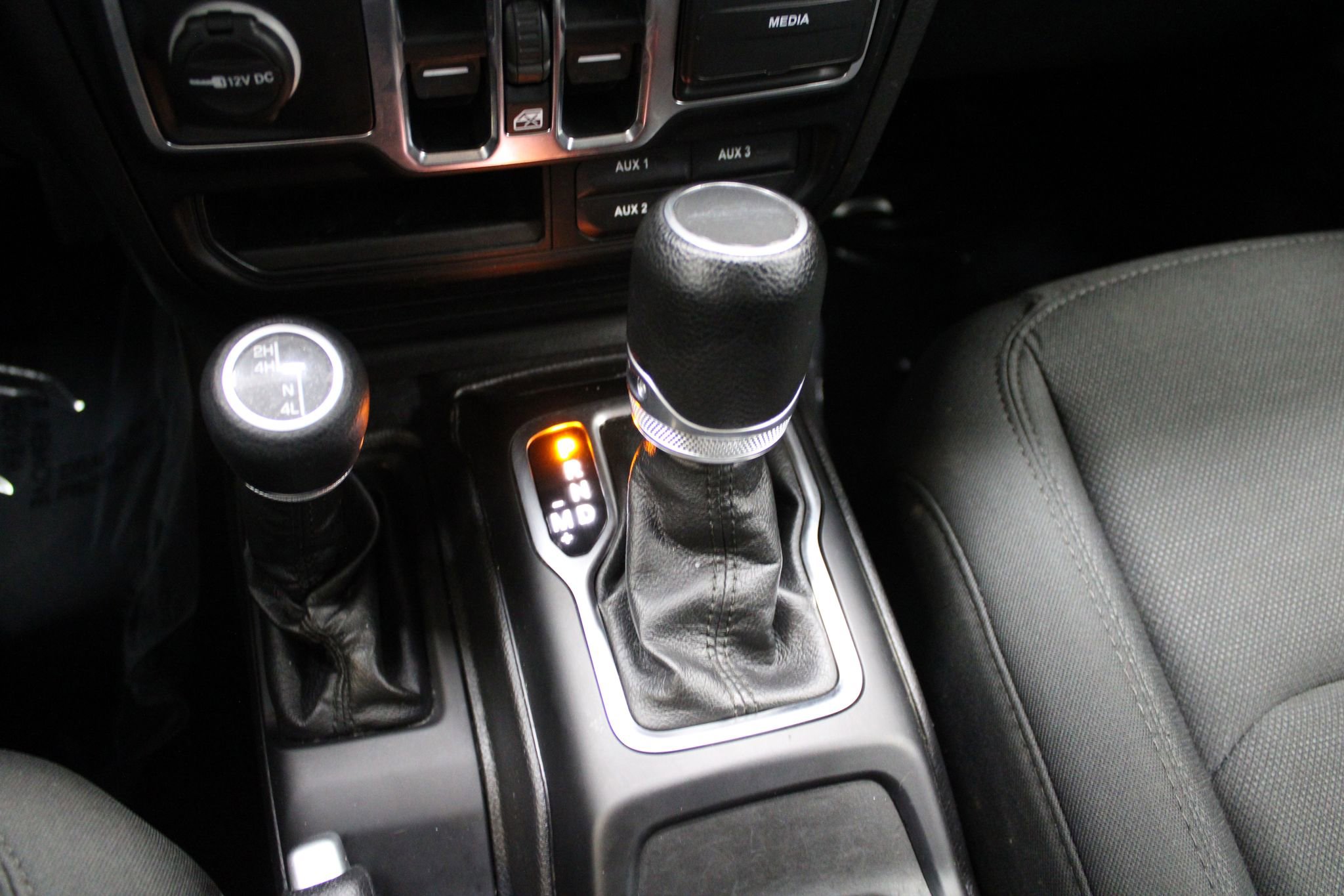 Used 2020 Jeep Gladiator Sport w/ Technology Group image 27