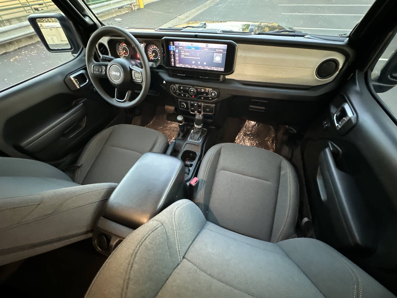 Used 2024 Jeep Wrangler Unlimited Sport AWD/4WD image 25