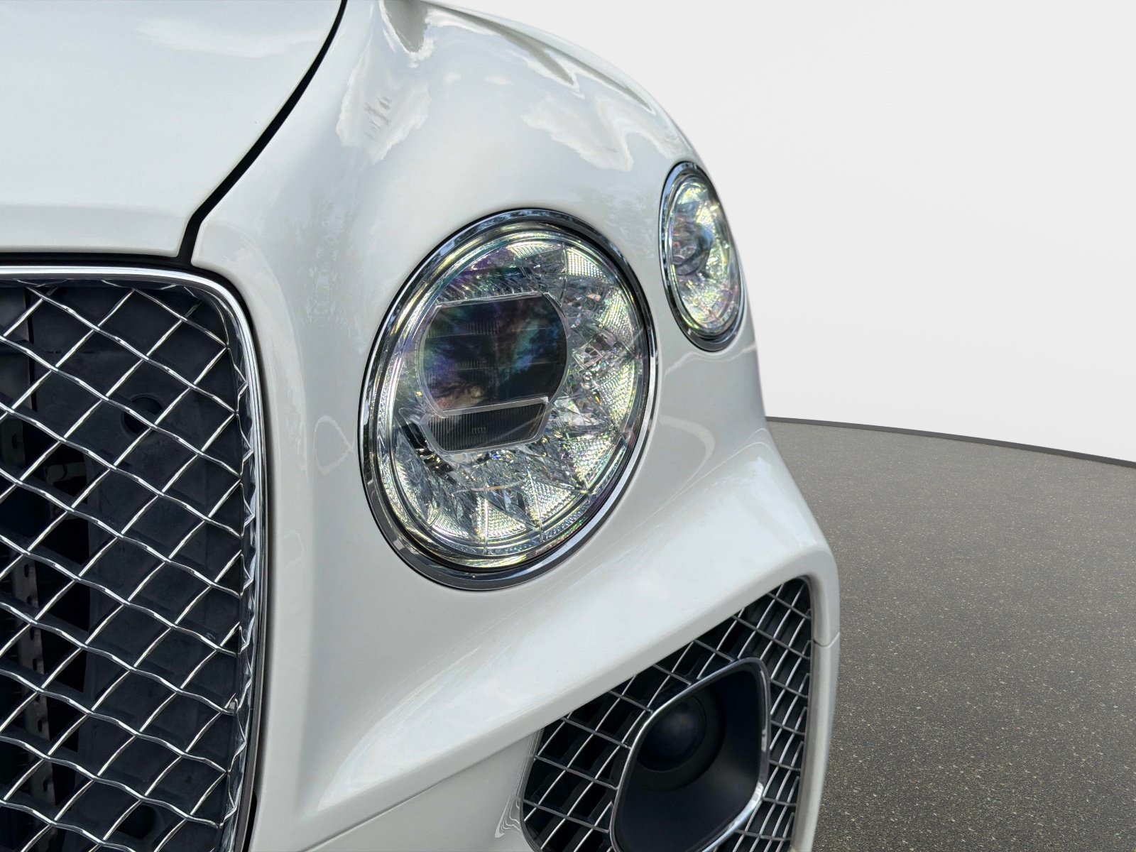 Used 2022 Bentley Bentayga AWD/4WD image 10