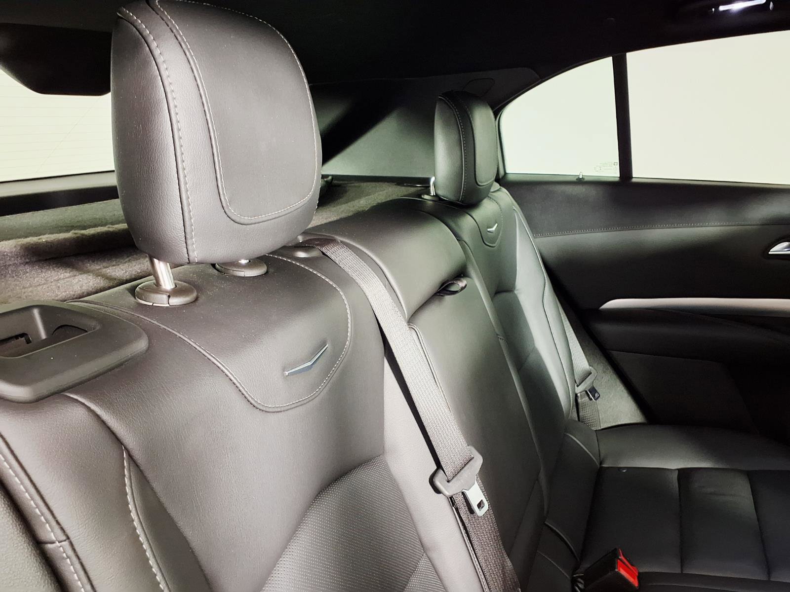 Used 2021 Cadillac XT4 Premium Luxury FWD image 12