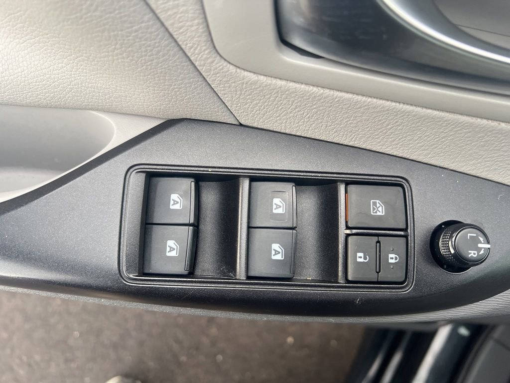 Used 2019 Toyota Sienna LE image 44