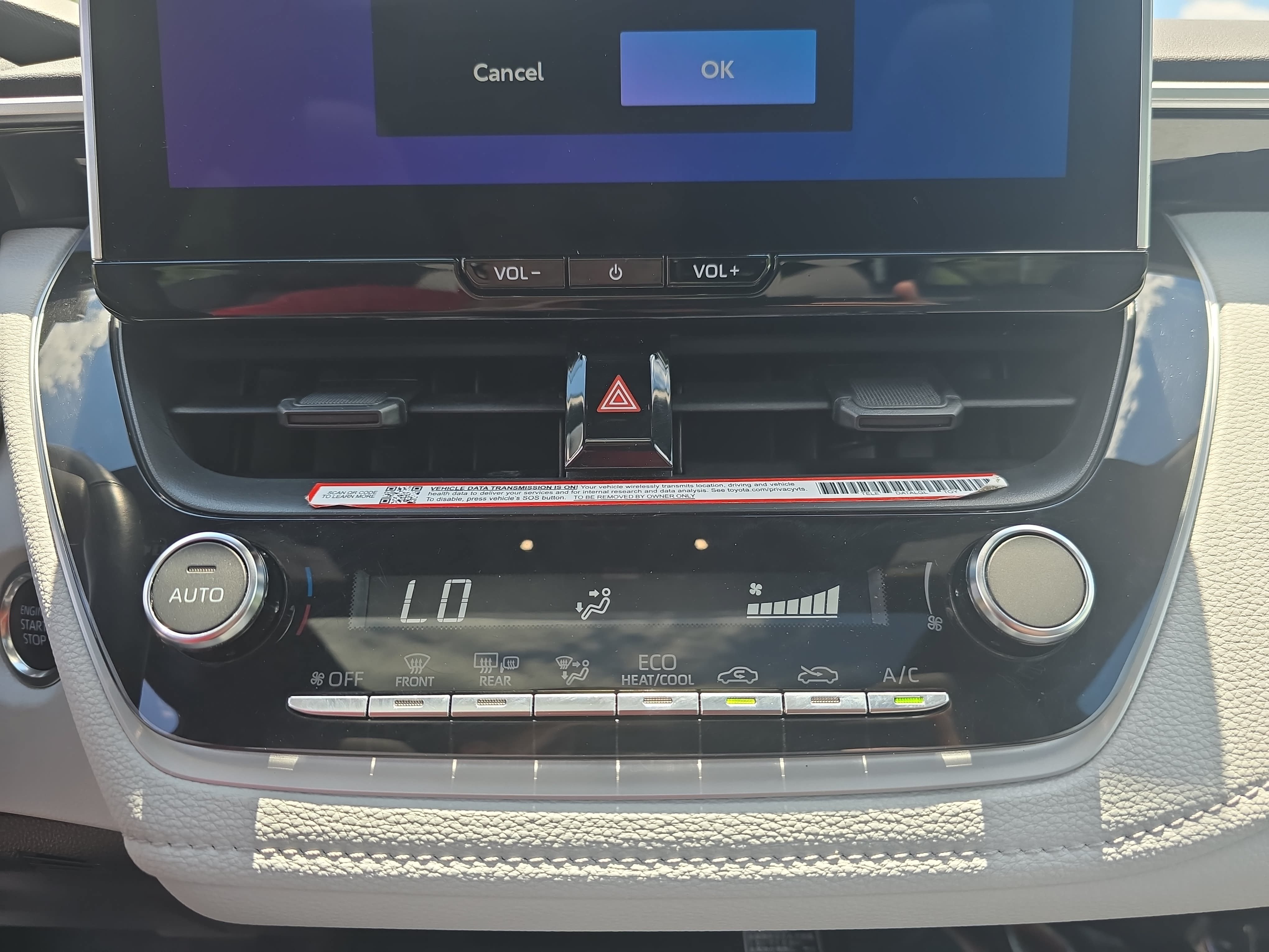 Certified 2025 Toyota Corolla SE w/ SE Premium Package FWD image 22