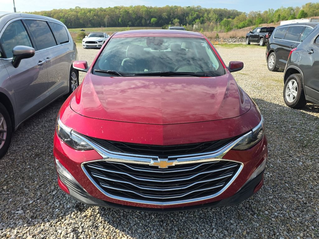 Used 2025 Chevrolet Malibu LT FWD image 2