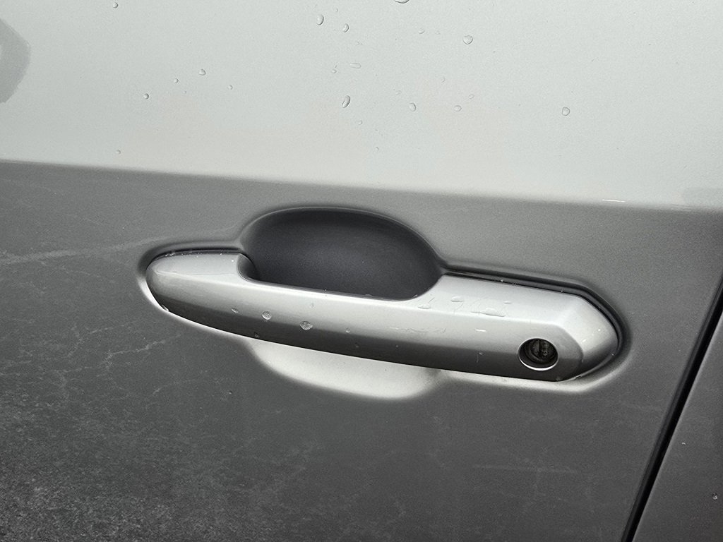 Used 2021 Toyota RAV4 LE image 22