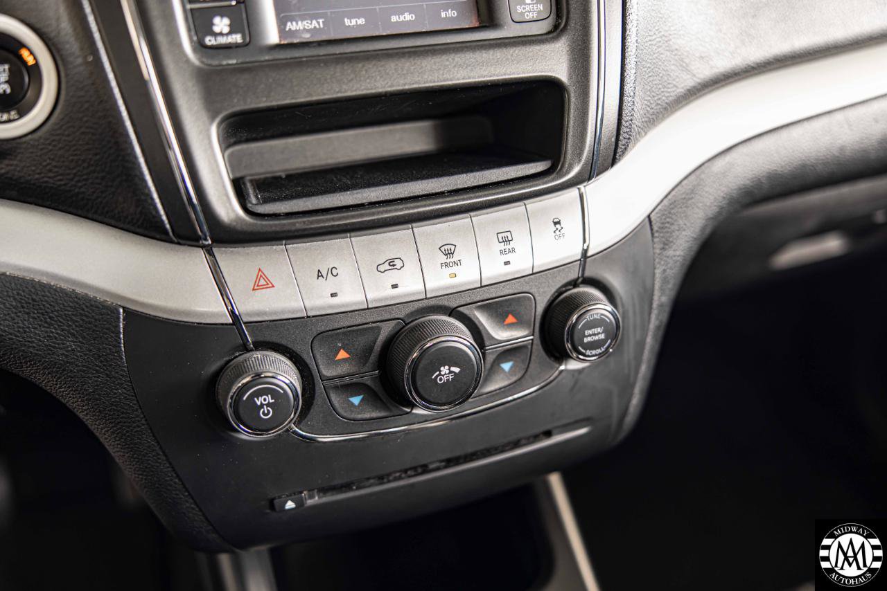 Used 2015 Dodge Journey SXT w/ Flexible Seating Group image 15