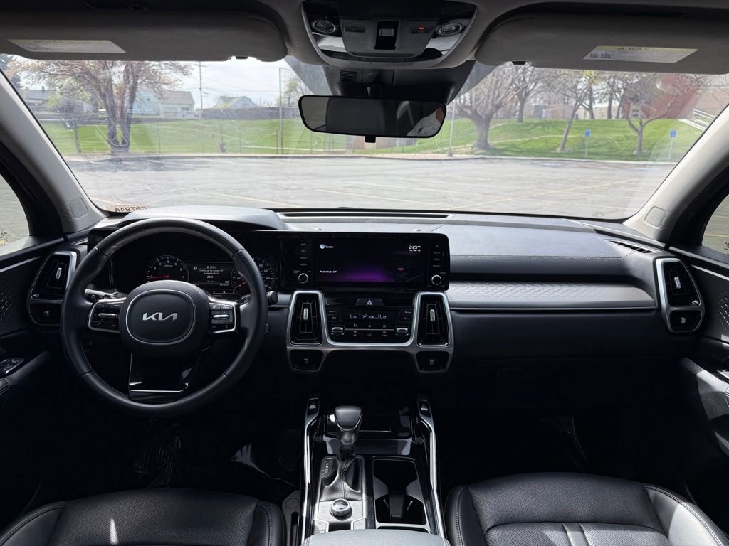 Used 2022 Kia Sorento SX image 11