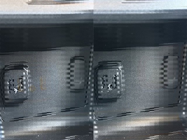 Used 2022 GMC Canyon AT4 image 23