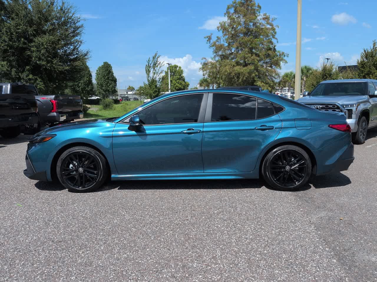Certified 2025 Toyota Camry SE w/ Convenience Package FWD image 3
