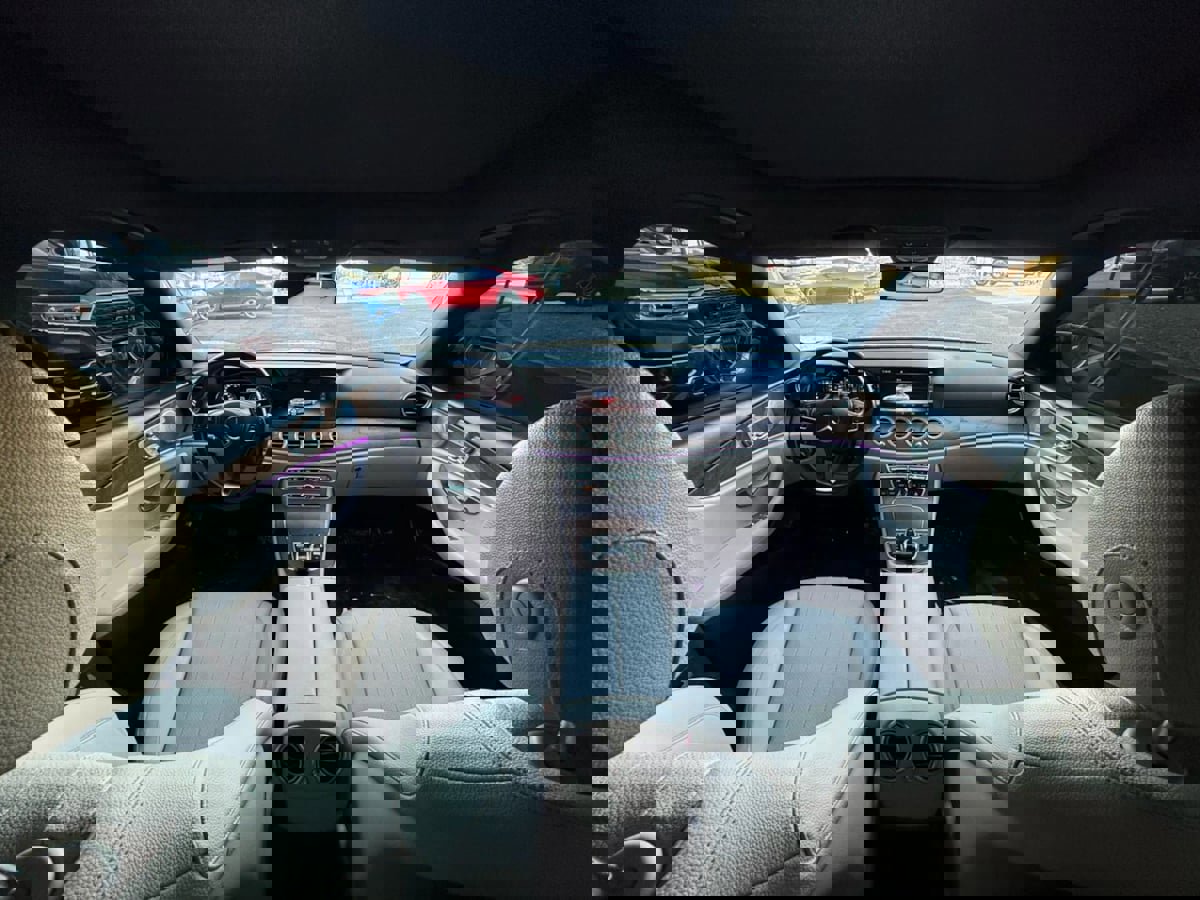 Used 2018 Mercedes-Benz E 300 image 46