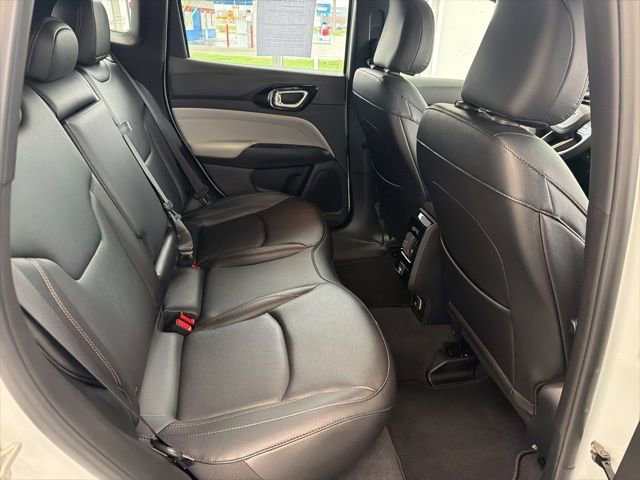 Used 2024 Jeep Compass Limited AWD/4WD image 7