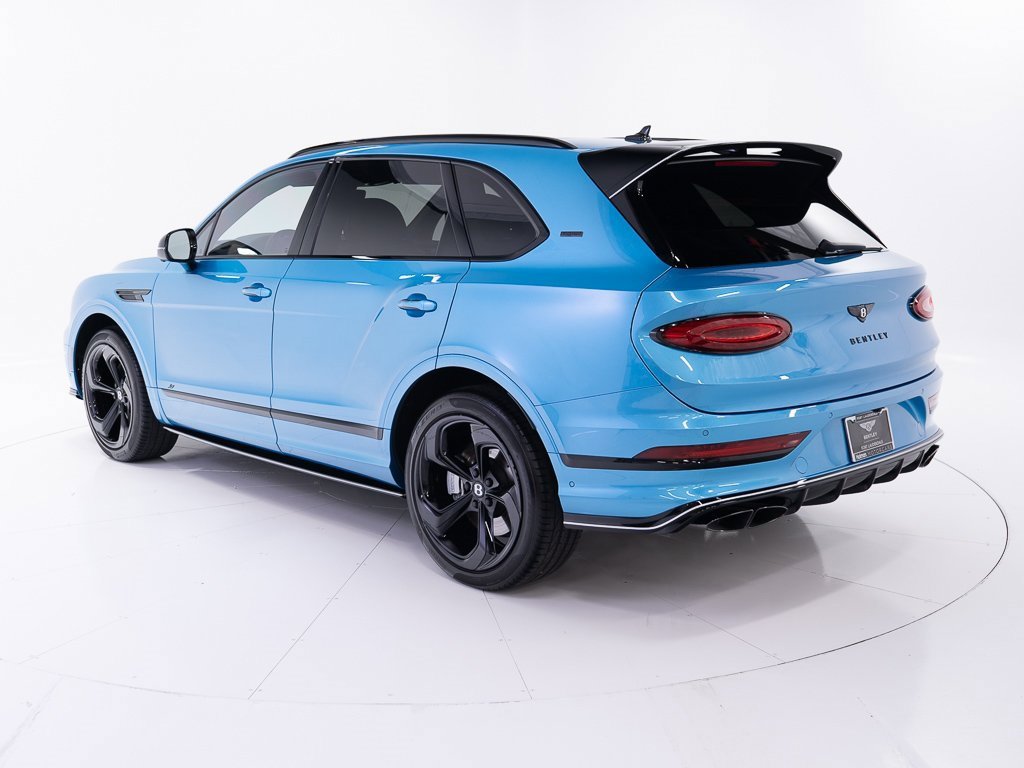 Used 2025 Bentley Bentayga image 3