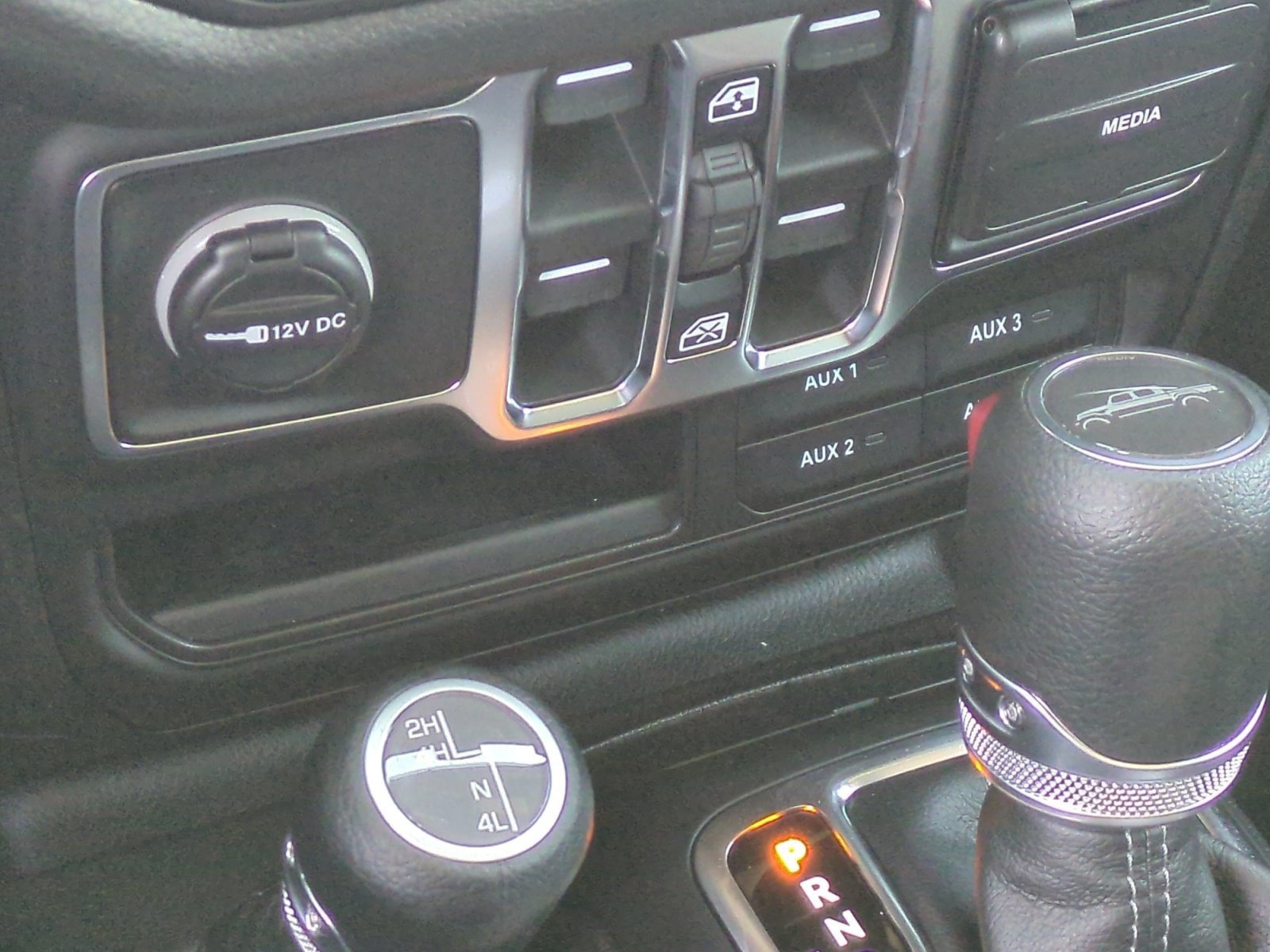 New 2026 Jeep Gladiator Sport AWD/4WD image 30