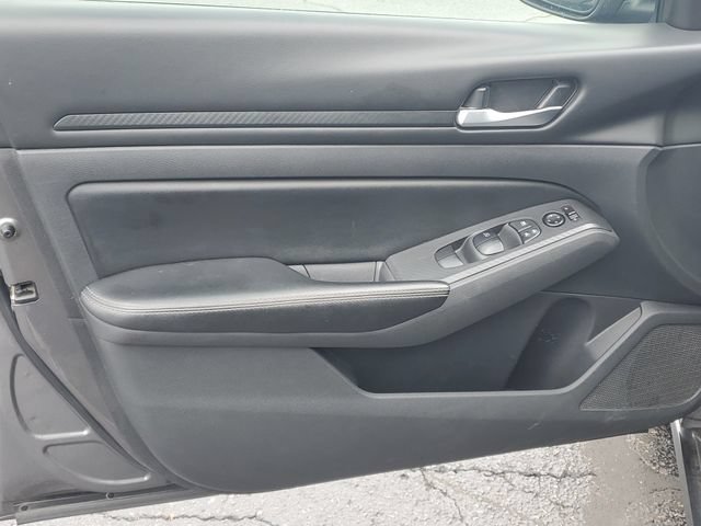 Used 2024 Nissan Altima 2.5 SV FWD image 5