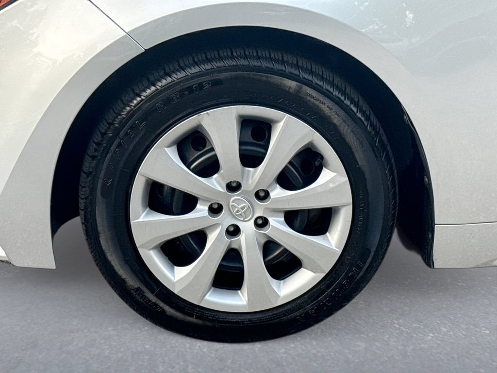 Used 2024 Toyota Corolla LE FWD image 17