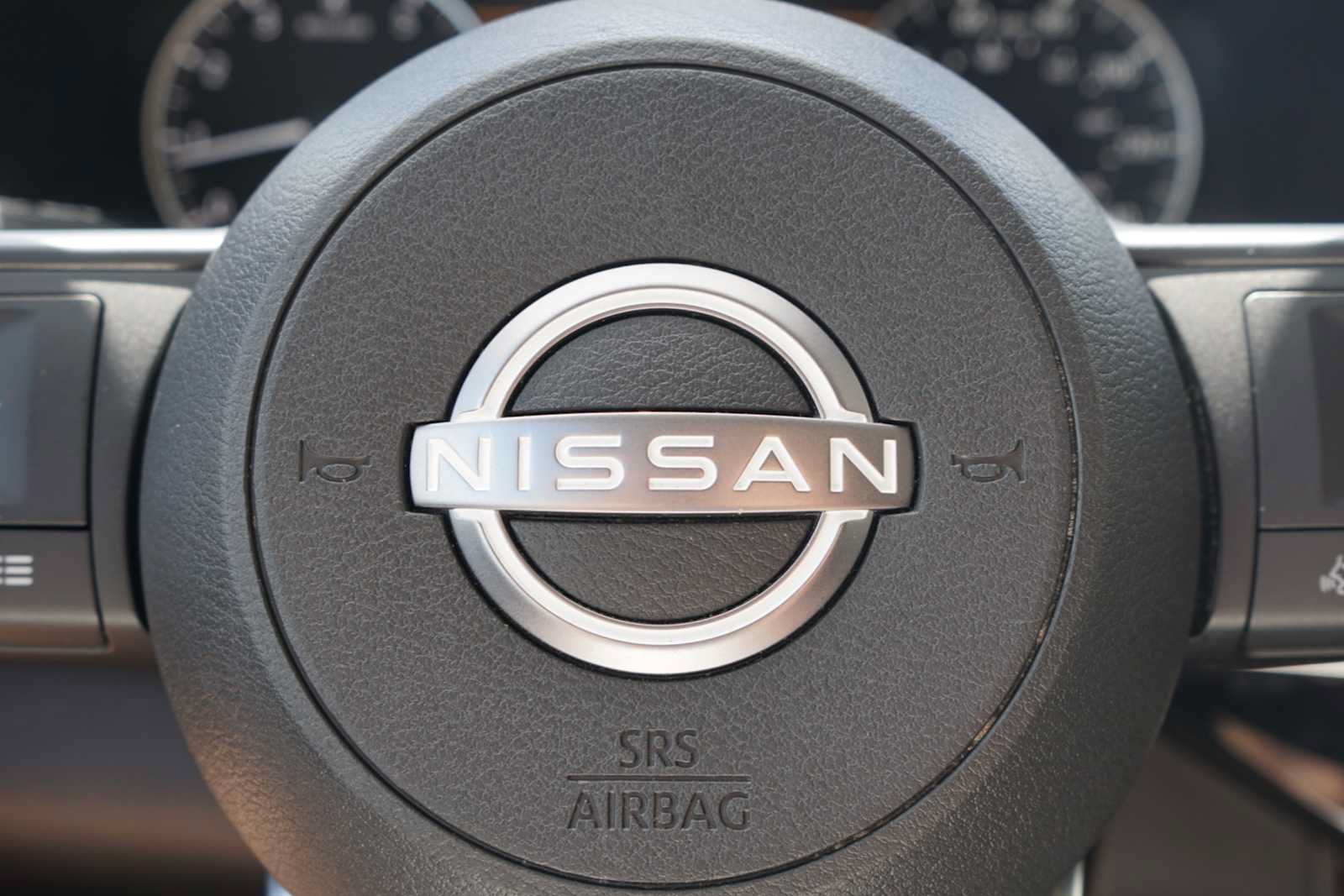 Used 2024 Nissan Pathfinder SV FWD image 12