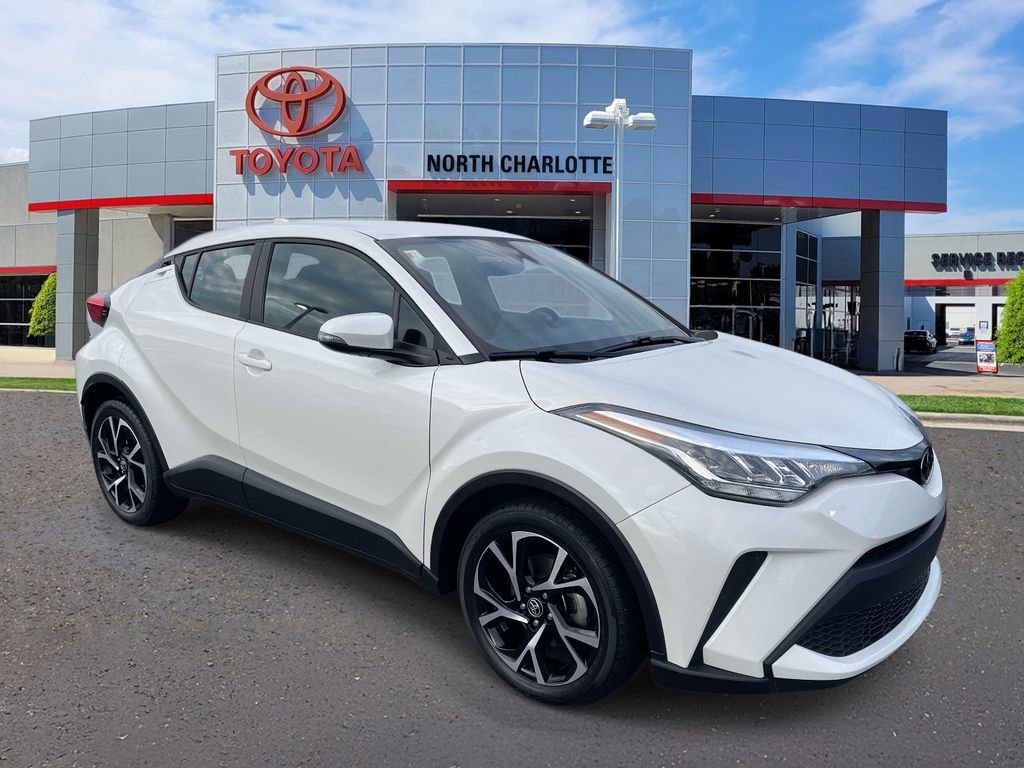 Used 2021 Toyota C-HR XLE image 3