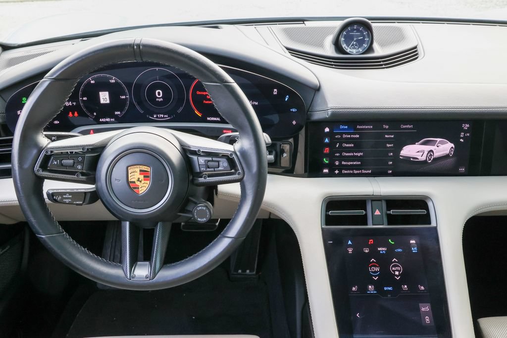 Certified 2021 Porsche Taycan AWD/4WD image 39
