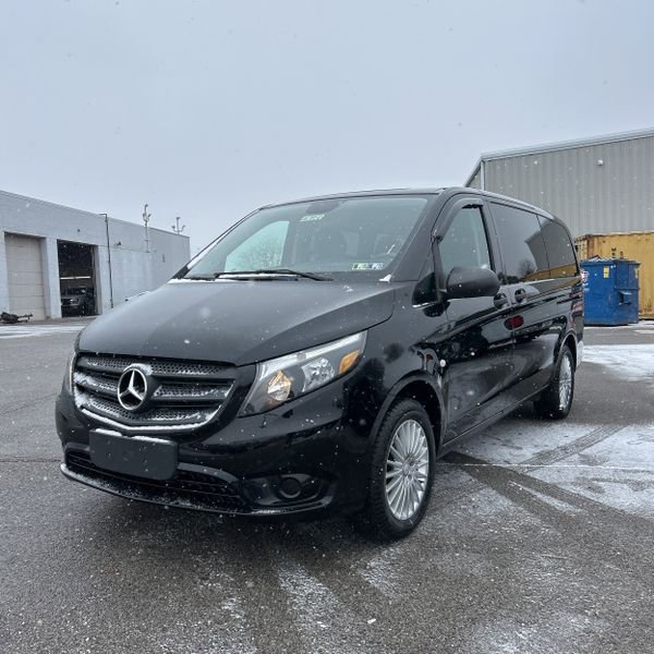 Used 2018 Mercedes-Benz Metris Passenger image 1