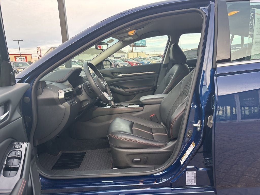 Used 2024 Nissan Altima 2.5 SR AWD/4WD image 13