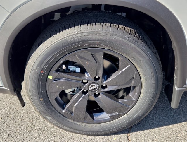 New 2026 Nissan Rogue SV FWD image 7