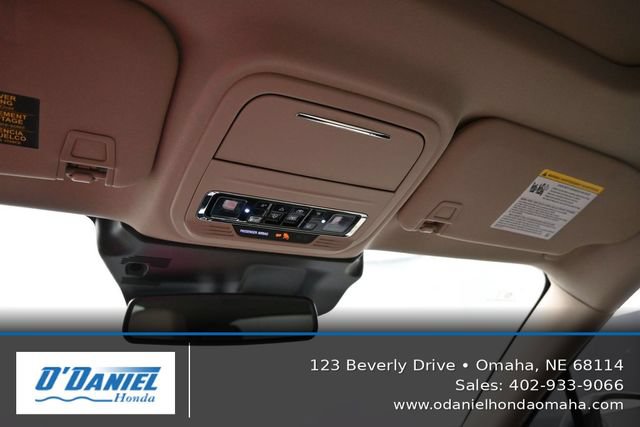 Used 2025 Lincoln Corsair Grand Touring AWD/4WD image 30