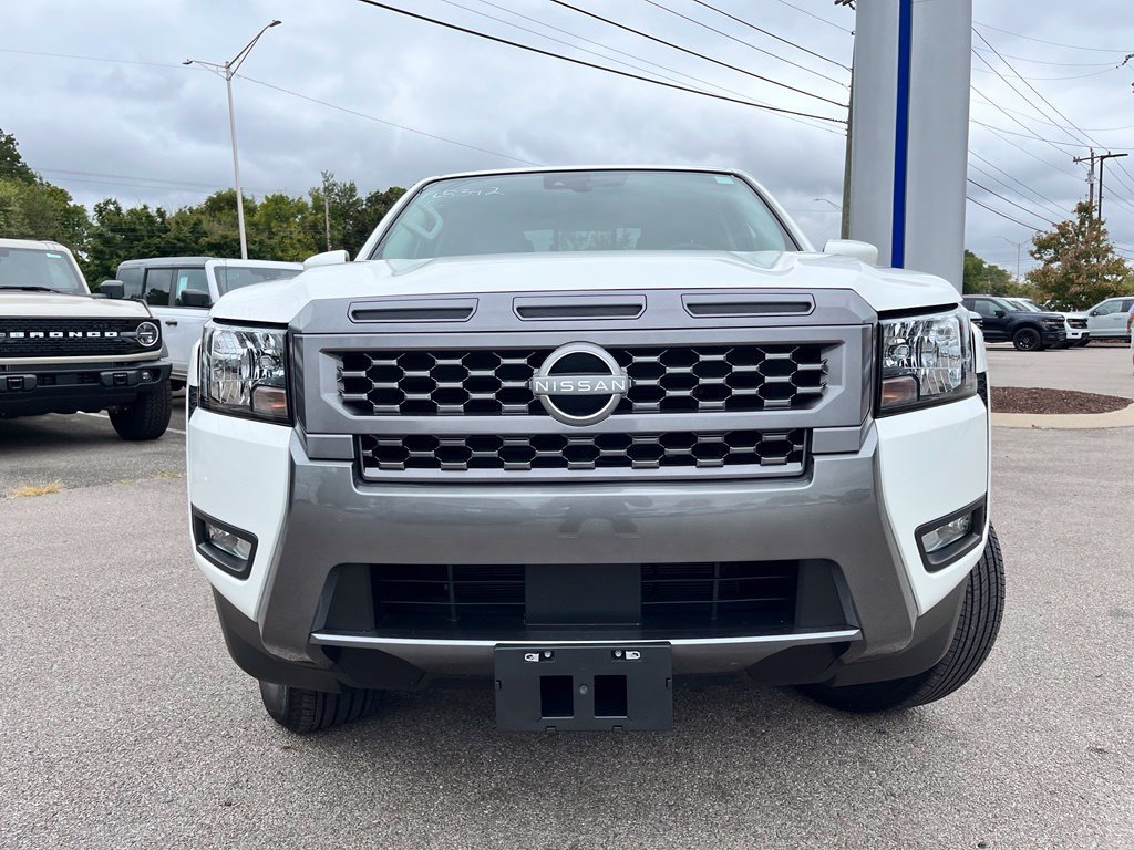 Used 2025 Nissan Frontier SV w/ SV Convenience Package RWD image 2