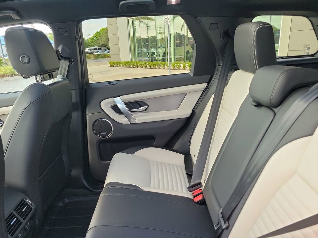 New 2025 Land Rover Discovery Sport Dynamic SE AWD/4WD image 16