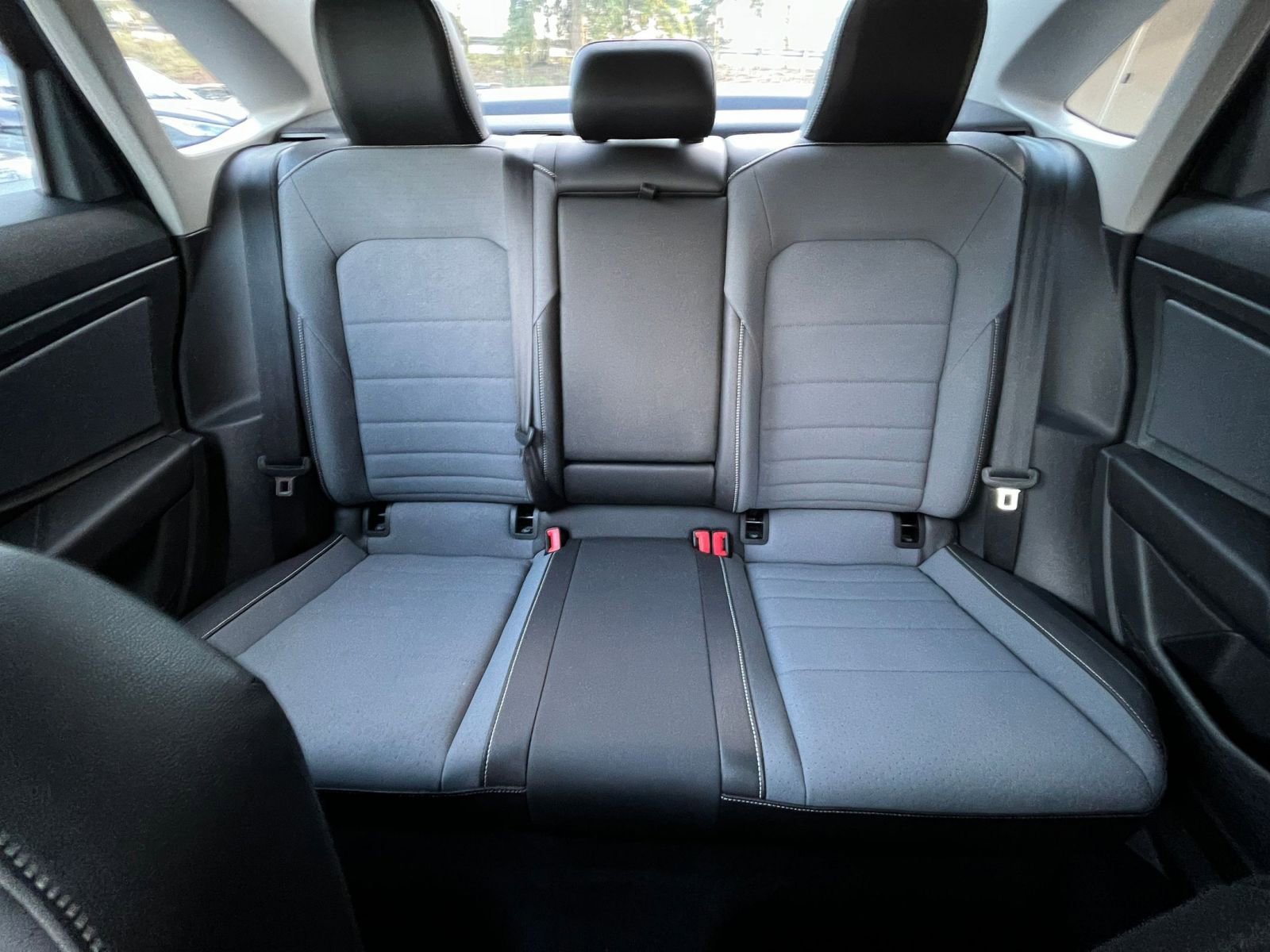 Used 2025 Volkswagen Jetta SE image 40