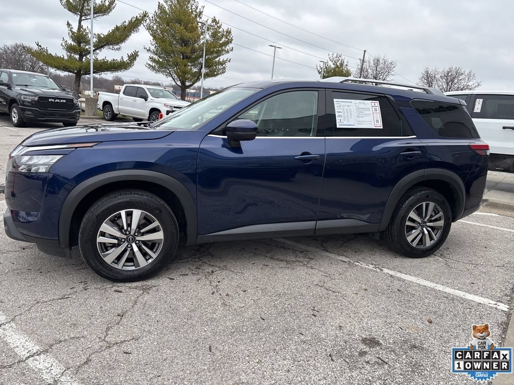 Used 2025 Nissan Pathfinder SL FWD image 17