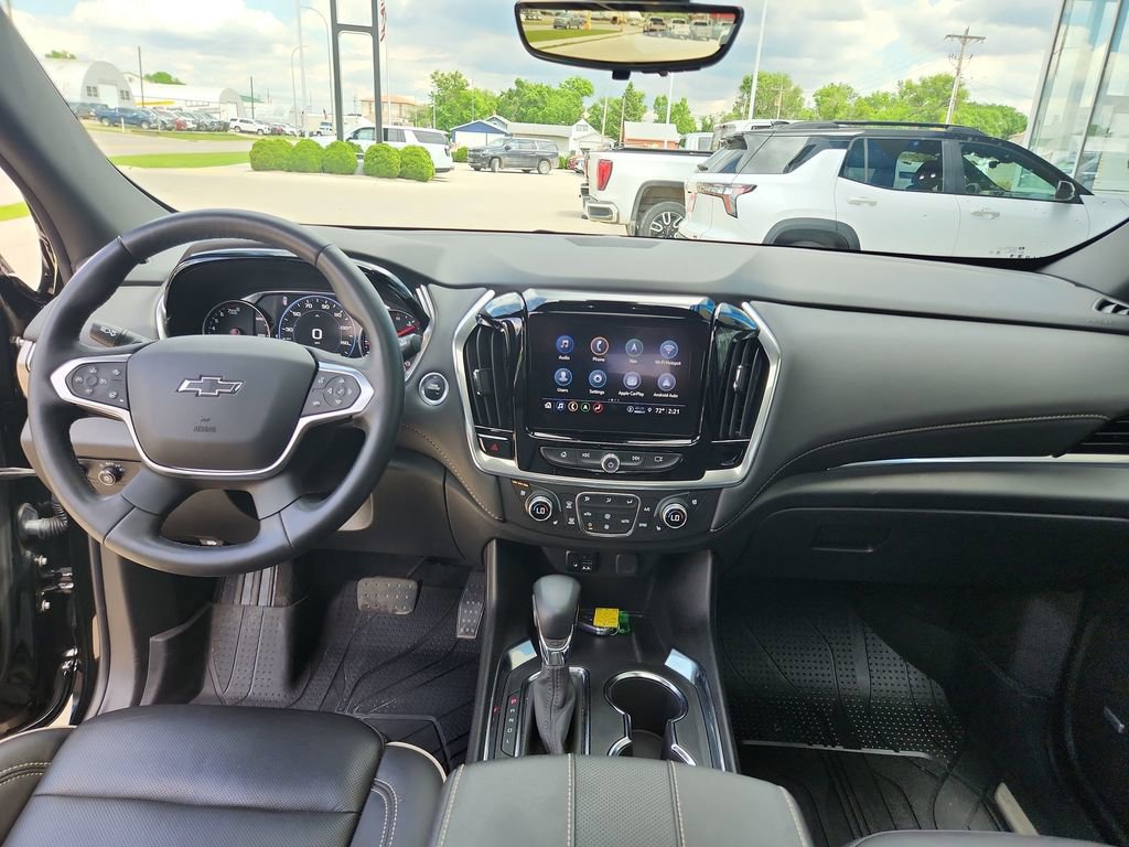 Certified 2023 Chevrolet Traverse Premier w/ Redline Edition AWD/4WD image 14