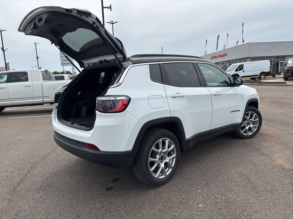 Used 2025 Jeep Compass Limited AWD/4WD image 25
