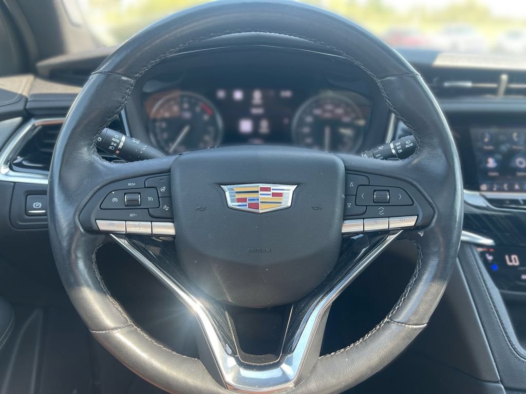 Used 2024 Cadillac XT6 Premium Luxury w/ Technology Package AWD/4WD image 9
